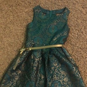 Children’s place girls 6 green belted formal holiday dress